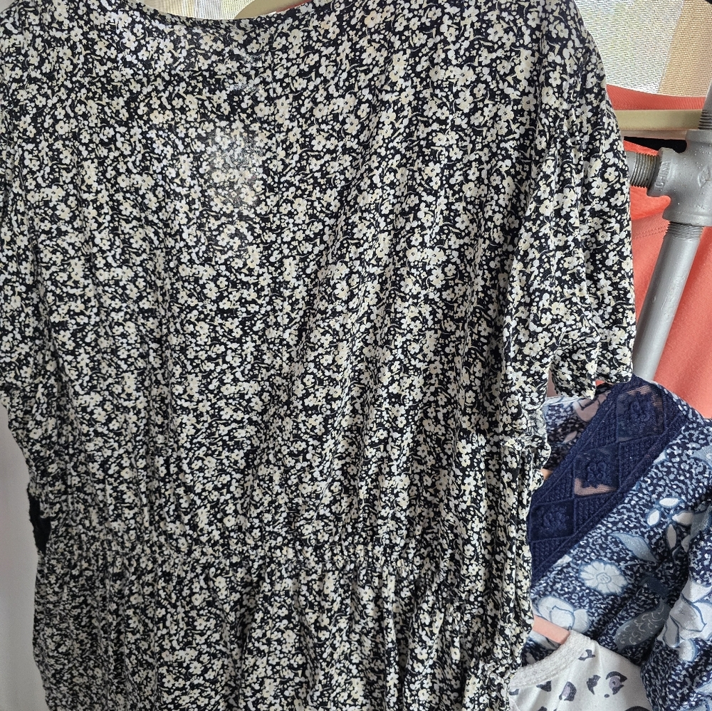 Lane Bryant top size 22, black & white flowers. Dressy or casual
